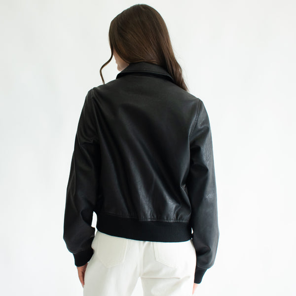 Chamarra Corta de Vinipiel