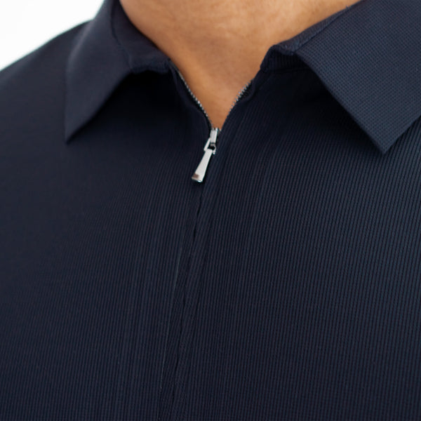Playera Polo con Cierre y Detalles en Realce