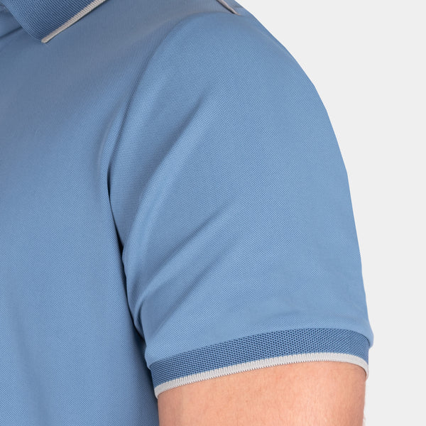 Playera Polo con Costuras Decorativas en Hombros