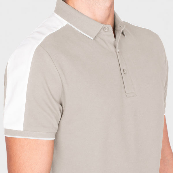 Playera Polo con Contraste de Color en Hombros