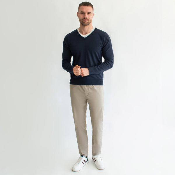 Suéter Ligero para Hombre Regular Fit – Cuello en V
