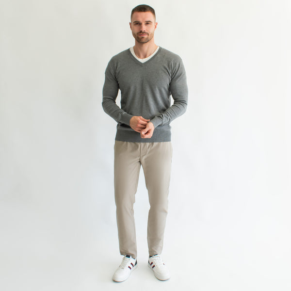 Suéter Ligero para Hombre Regular Fit – Cuello en V