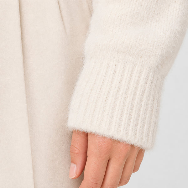 Suéter Essential Plush Turtleneck