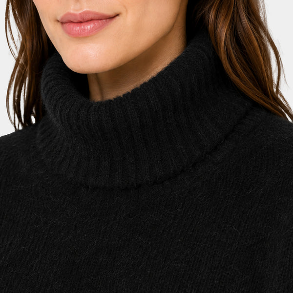 Suéter Essential Plush Turtleneck