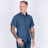 Camisa Regular Fit texturizada manga corta con aberturas Generra